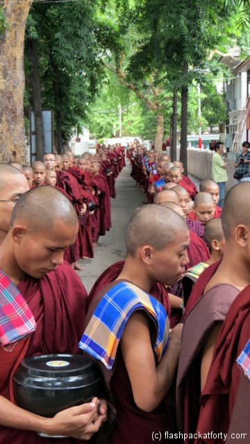 maha-ganayon-kyaung-monks-line