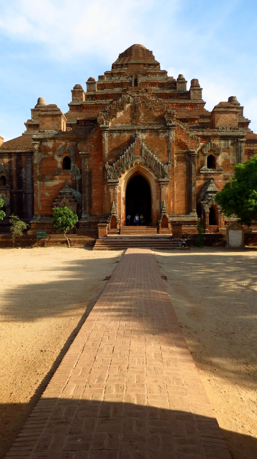 dhammayangyi-temple-external