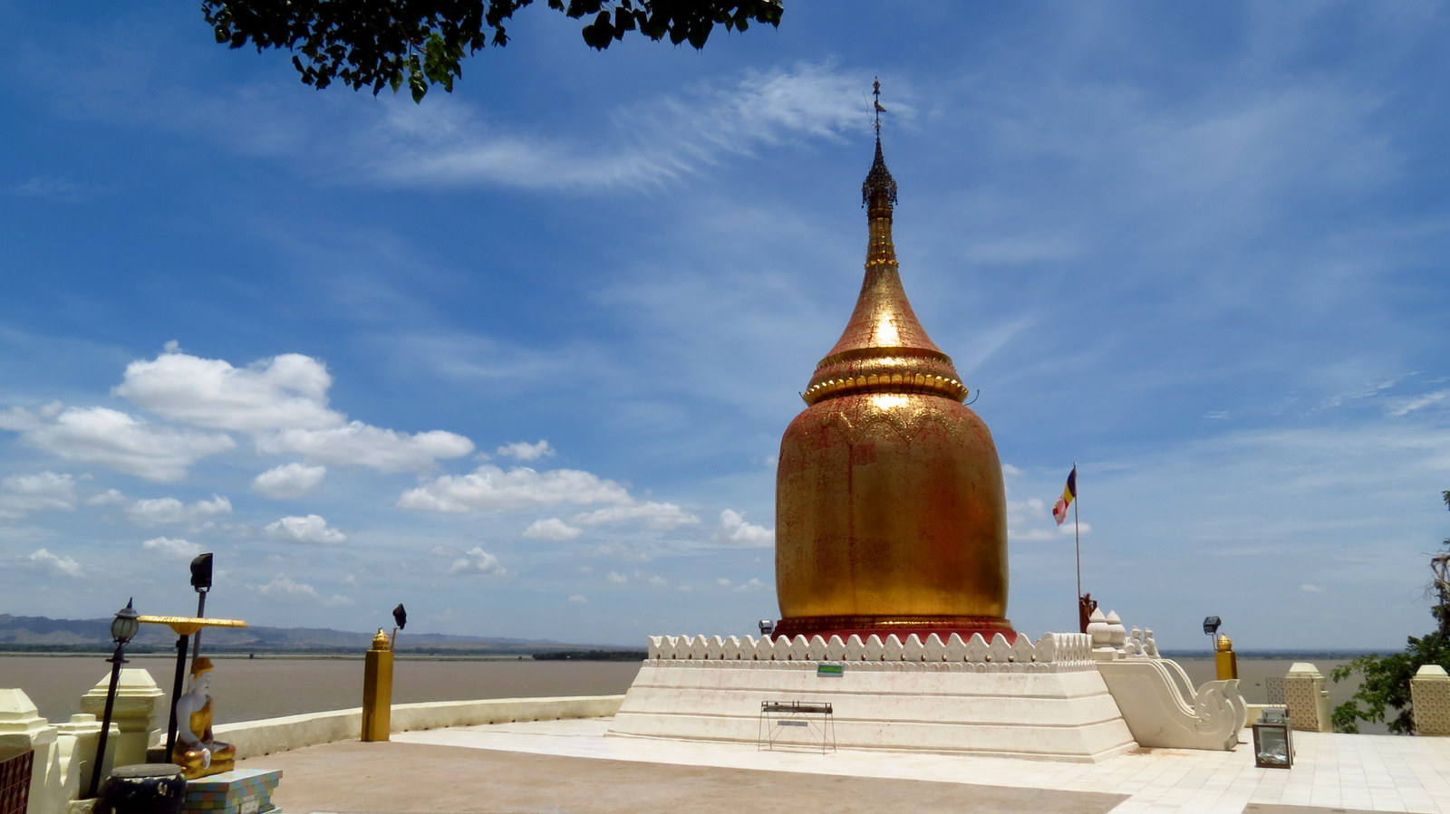 riverside-stupa-old-bagan