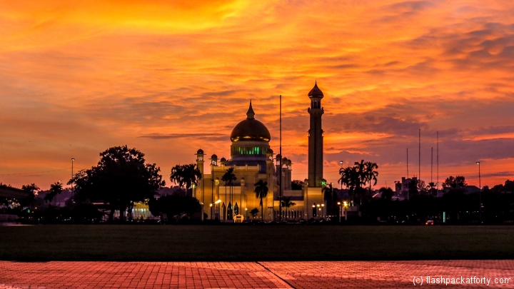 omar-ali-saifuddien-mosque-red-sunset