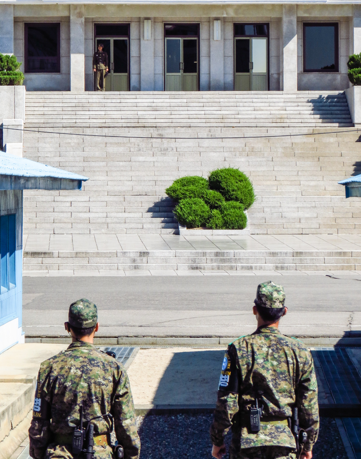 north-and-south-korea-soldiers-jsa-panmunjom