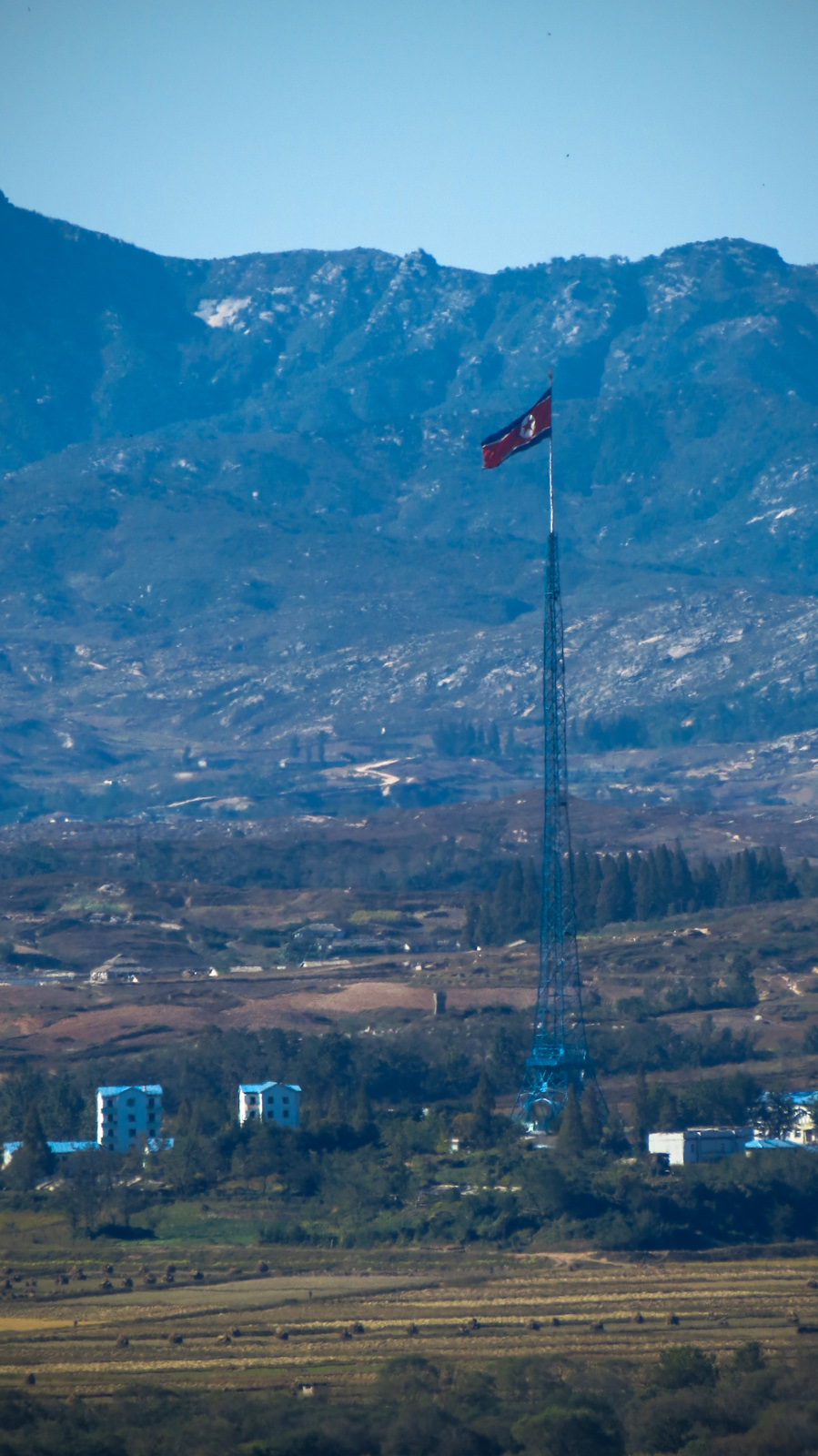 odusan-observation-point-north-korean-flag