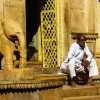elepheant-entrance-and-man-jaisalmer