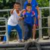 kids-entertain-on-jetty-kuching