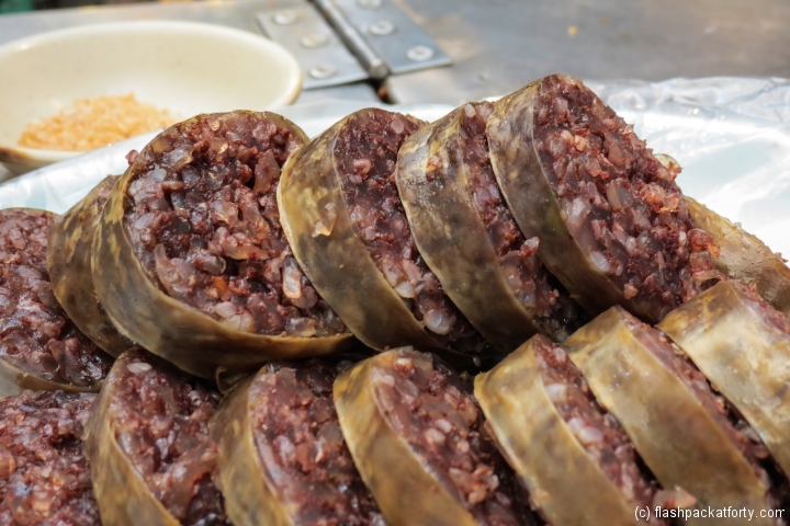 blood-sausage-yukhoe-kwangjang-market-seoul