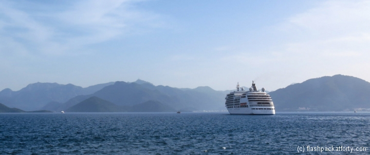 cruise-liner-in-marmaris-bay