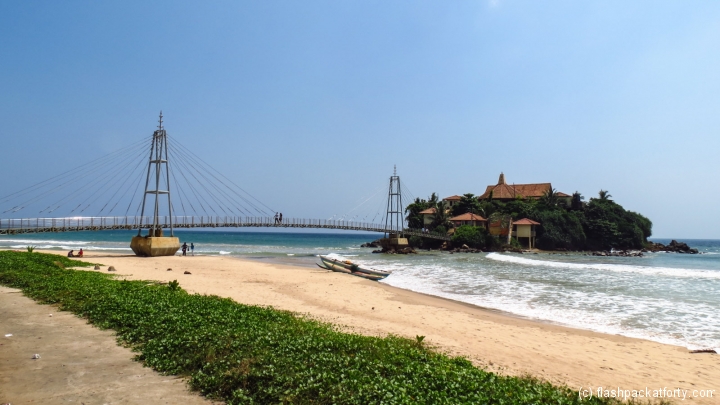 matara-beach-bridge