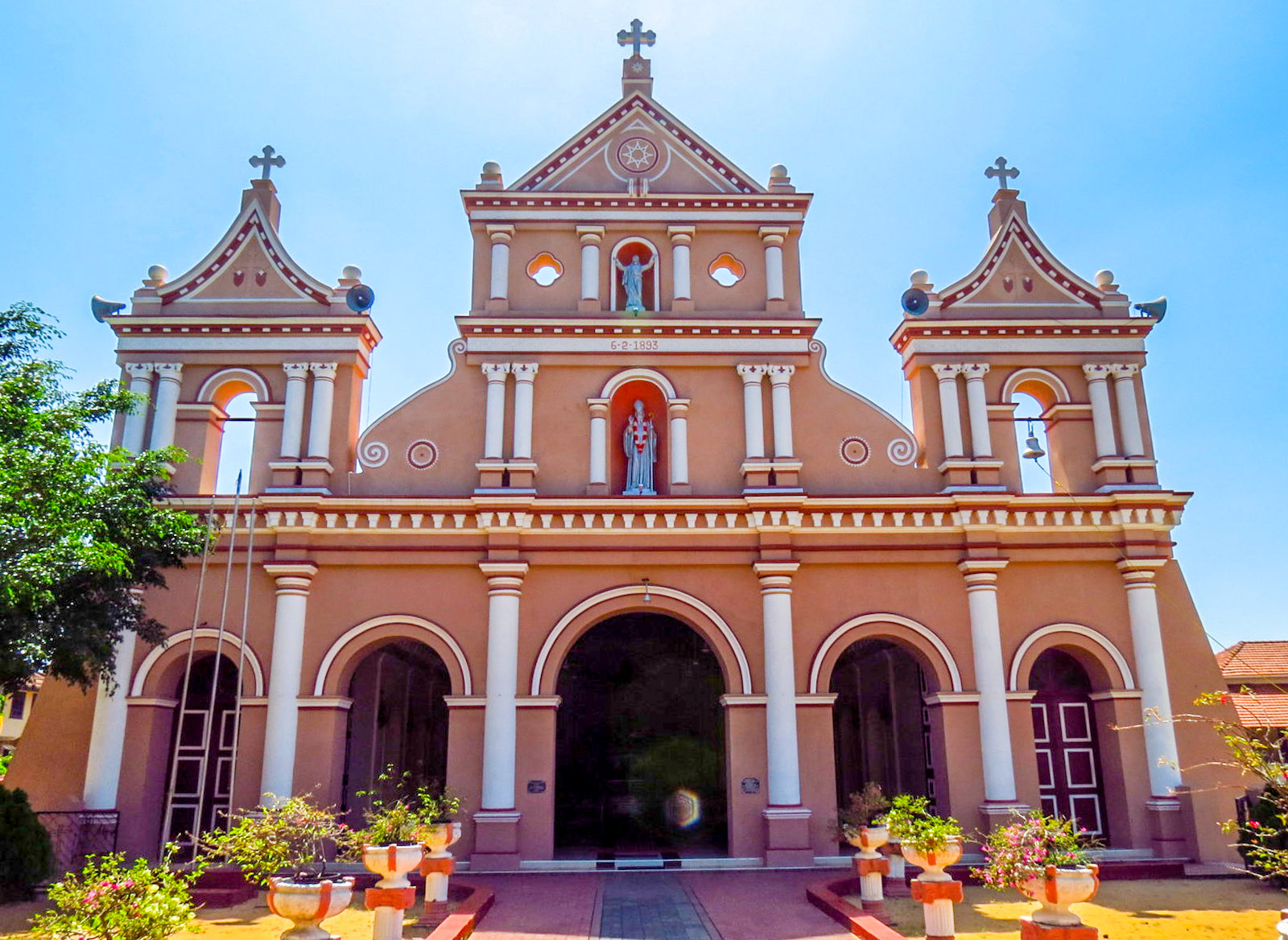 catholic-church-negombo-sri-lanka