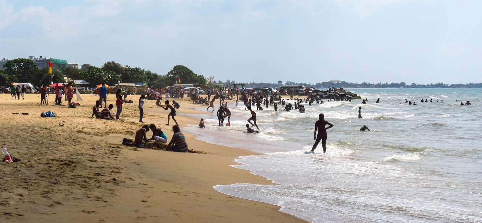 locals-at-negombo-beach