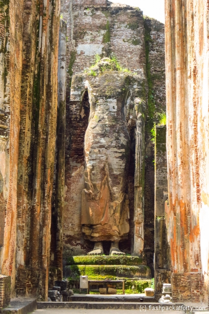 polonnaruwa-big-standing-buddha