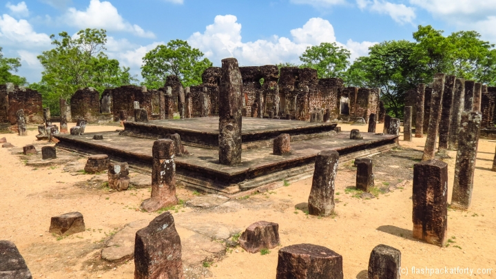 refrectory-polonnaruwa-temple-sites