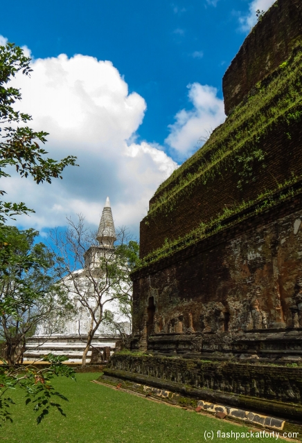 stupa-and-temple-polonnaruwa
