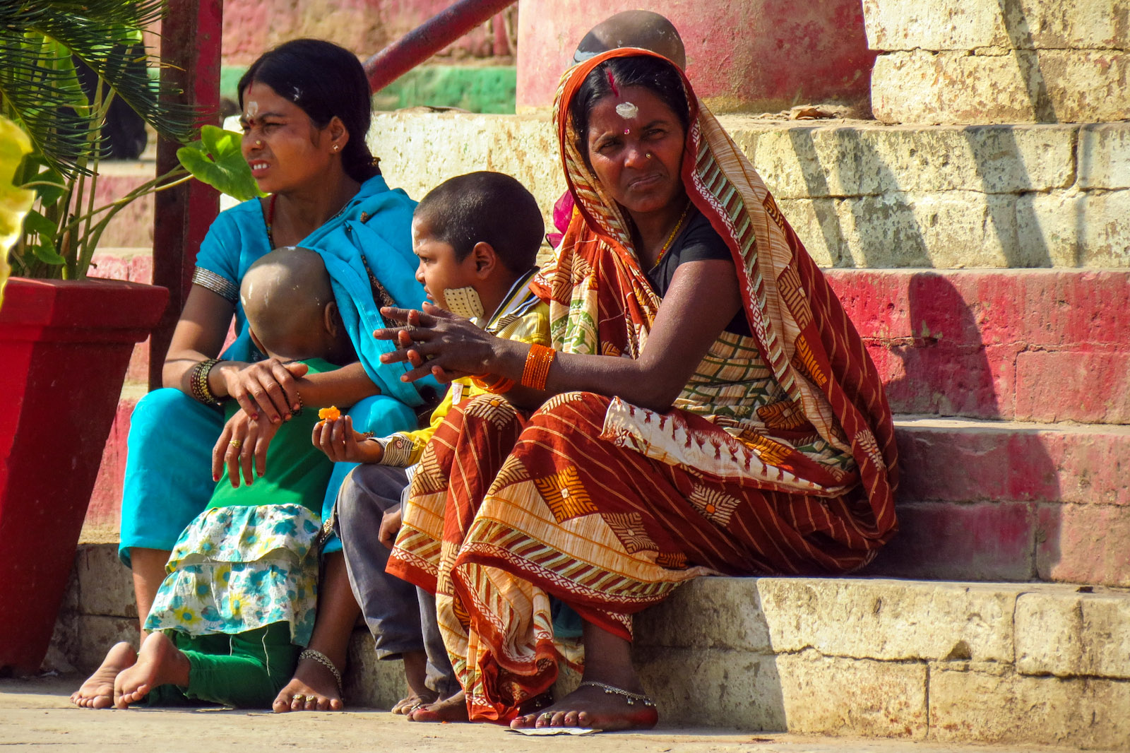 family-on-the-ghats-at-varanasi