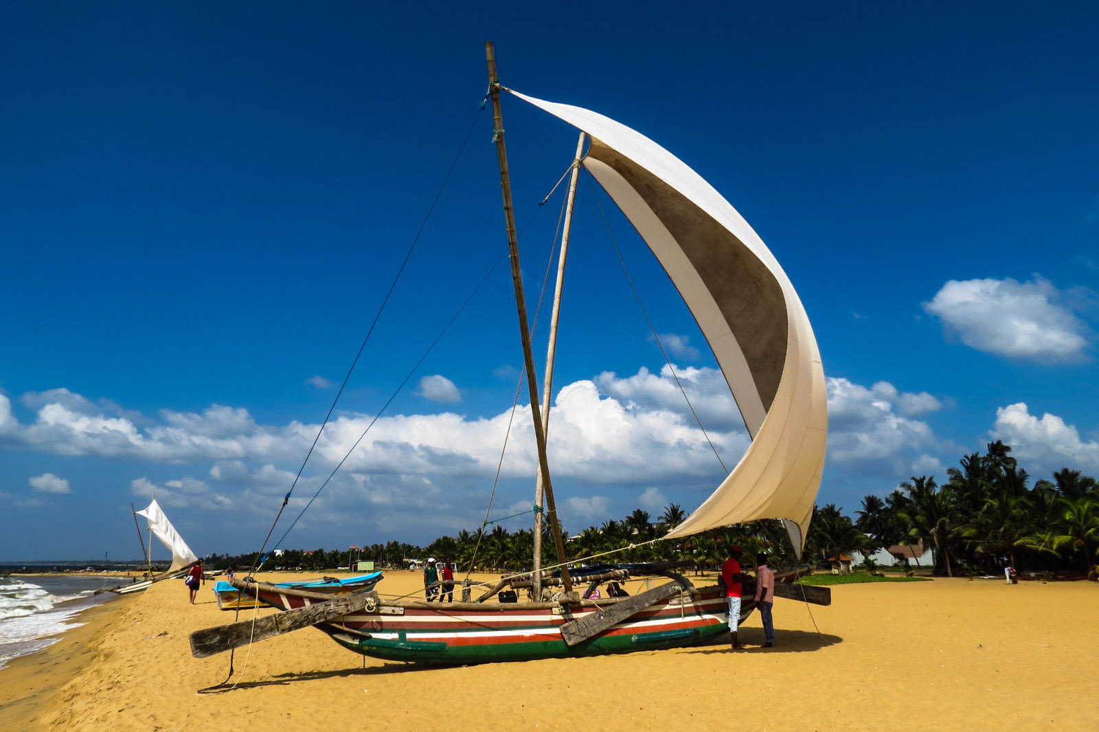 negombo sails full of wind   flashpacking travel blog