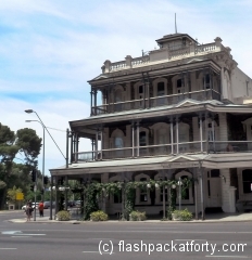 victorian-corner-house-adelaide