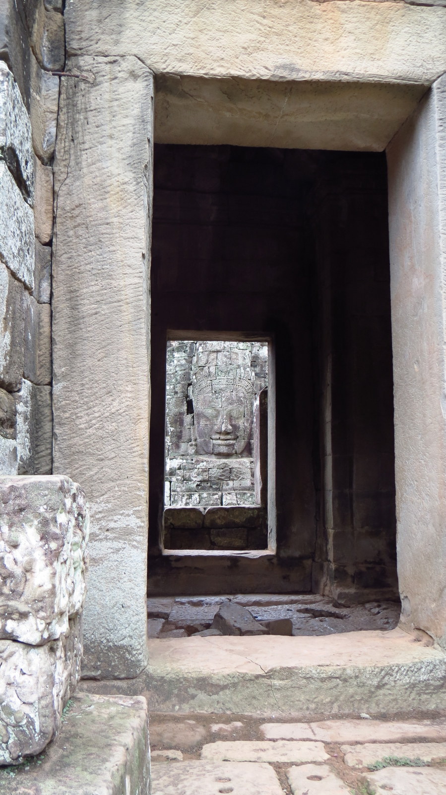 bayon-framed-face