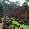 temple-wall-and-fallen-stones-angkor