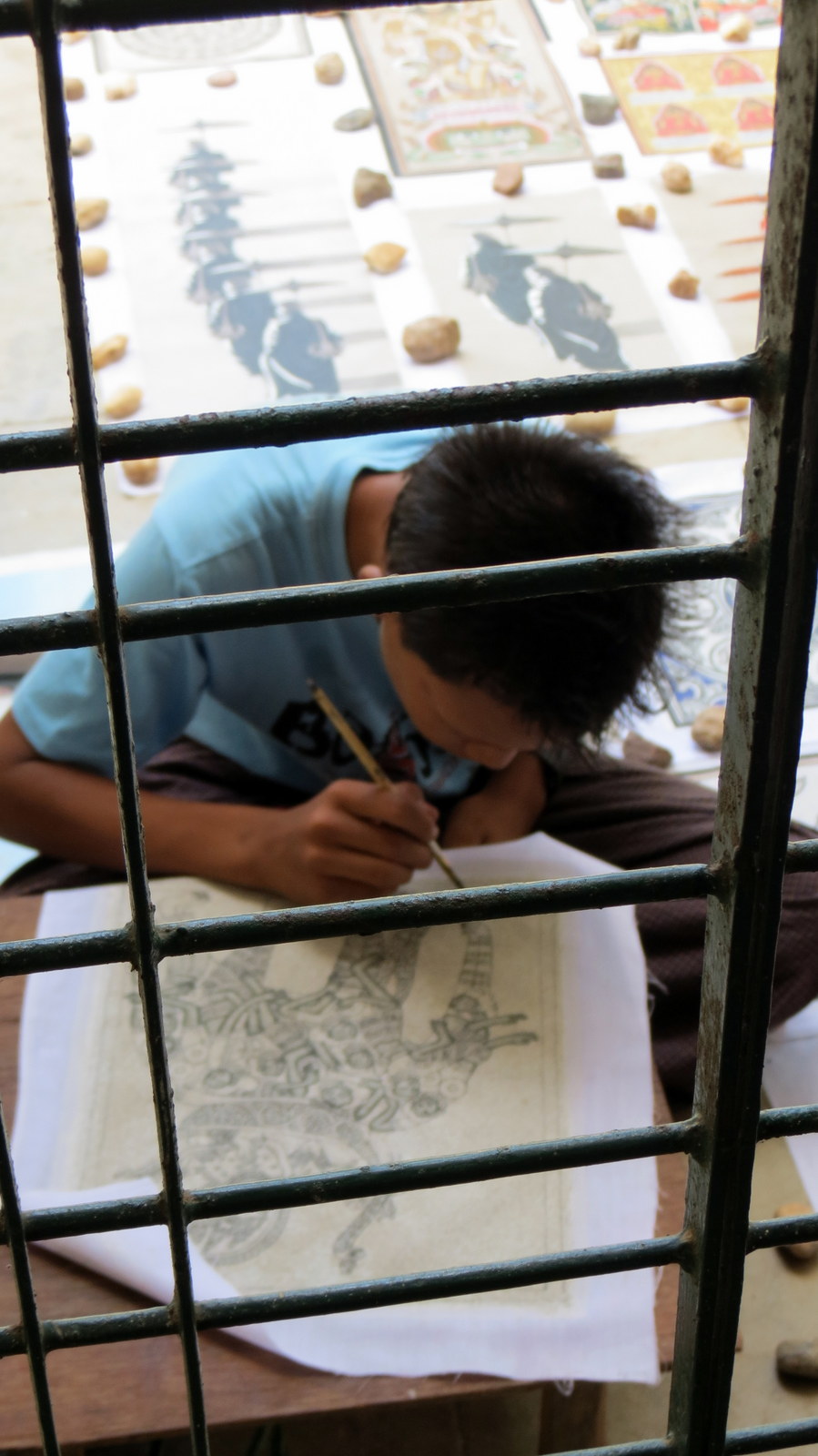 artist-at-work-bagan-temple