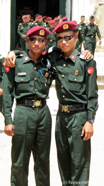 myanmar-army-boys-posing-at-bagan-temple