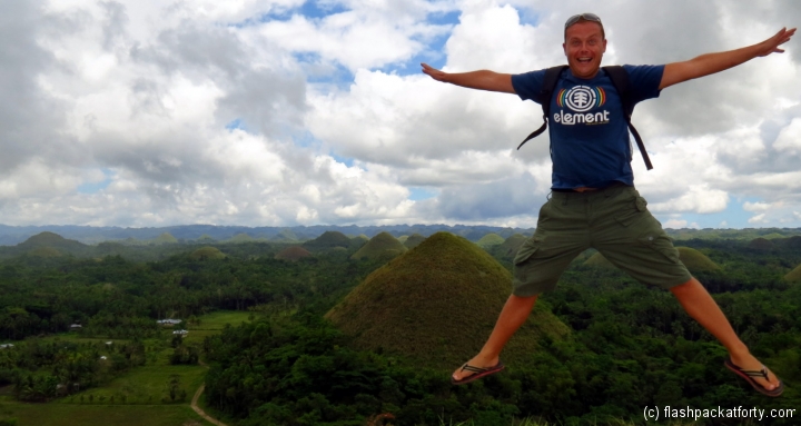 chocolate-hills-bohol-jump