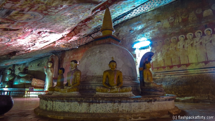 dambulla-caves-internal-stupa