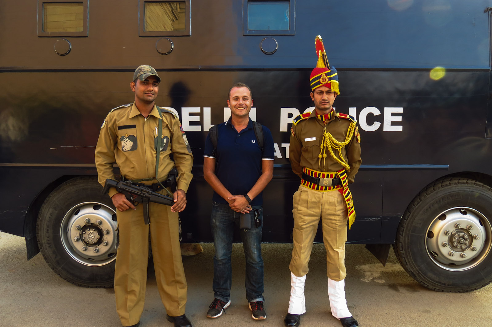 delhi-police-and-flashpacker
