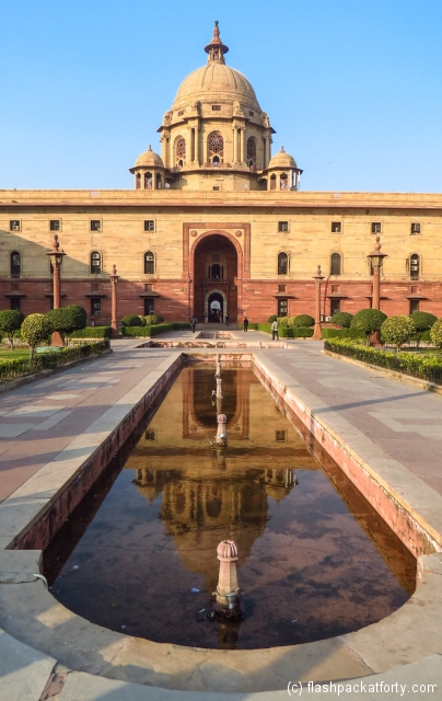 government-buildings-and-water-delhi