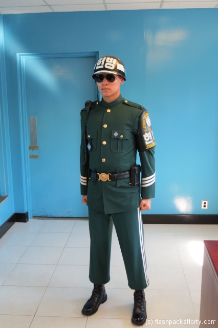 south-korean-soldier-jsa-building-korea