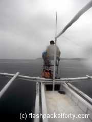 donsol-whale-shark-spotter-in-the-rain