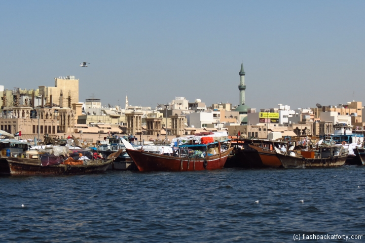 dubai-creek-cargo-boats