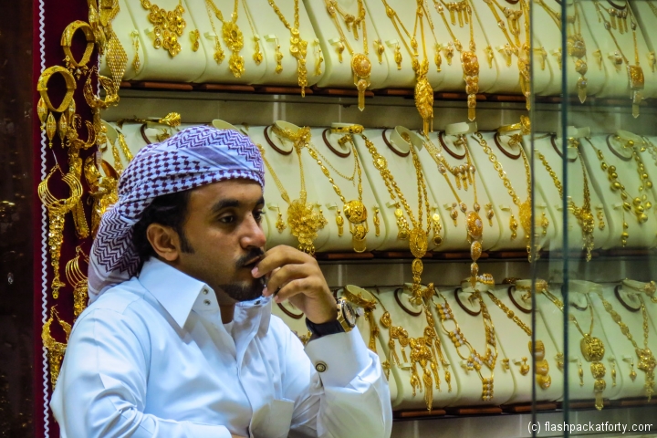 gold-souk-salesment-thinking