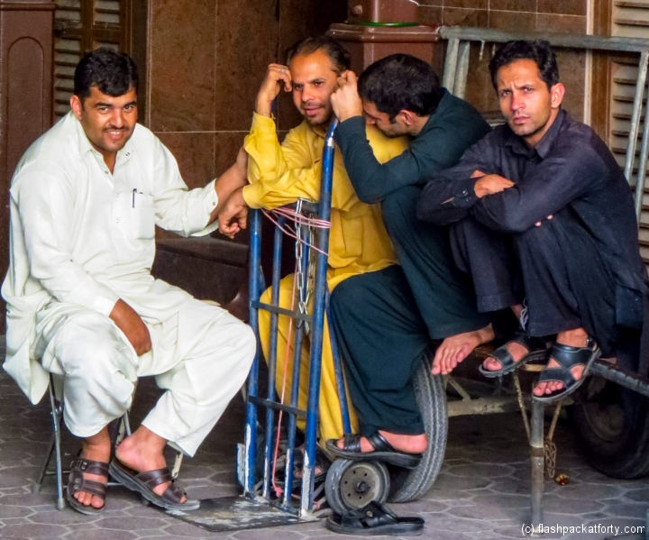 souk-trolley-men-dubai