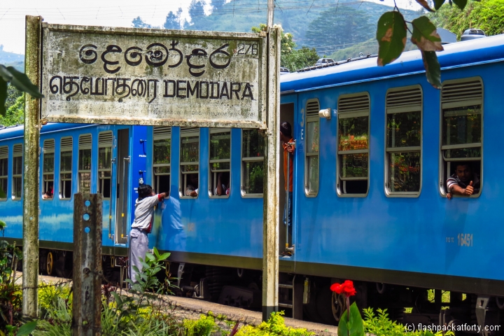 demodara-station-and-new-train