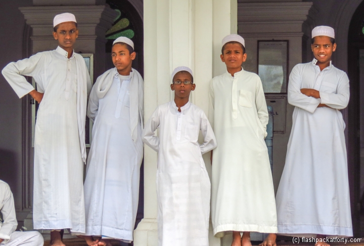 muslim-boys-at-galle-mosque