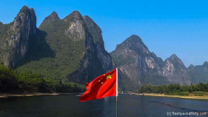 china-flag-and-rock-guilin-river-li