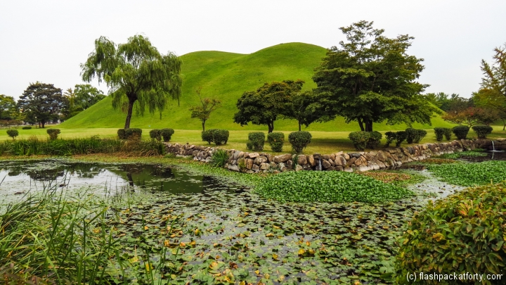 royal-tombs-at-gyeongju
