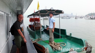 dscf13small boat big boat halong bay85