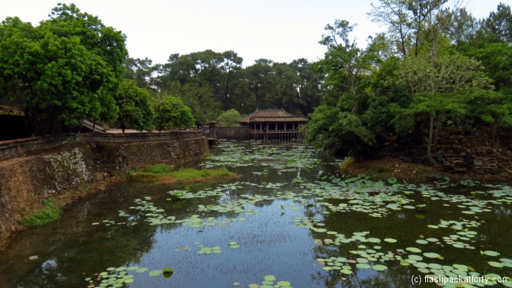 Temple pond hue