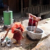 monks-cleaning-maing-thauk-monastery