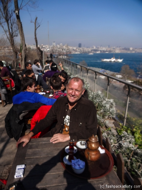 istanbul-river-cafe-with-tea