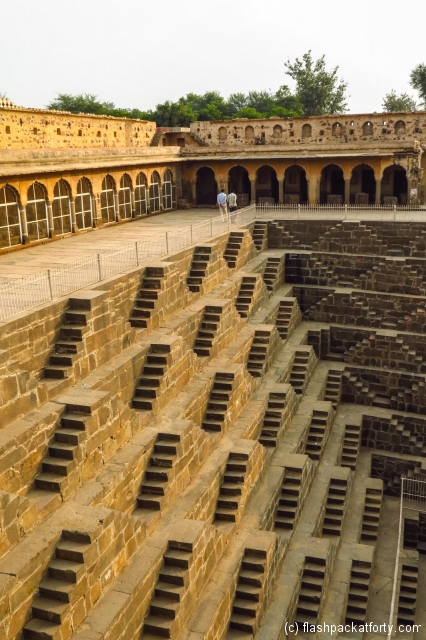 chand-baori-abhaneri-step-well-shadows