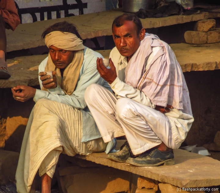 villagers-in-abhaneri-rajasthan