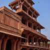 fatehpur-sikri-columned-building-india