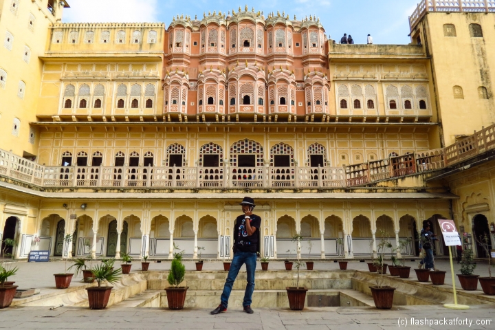 hawa-mahal-internal-building-and-poser