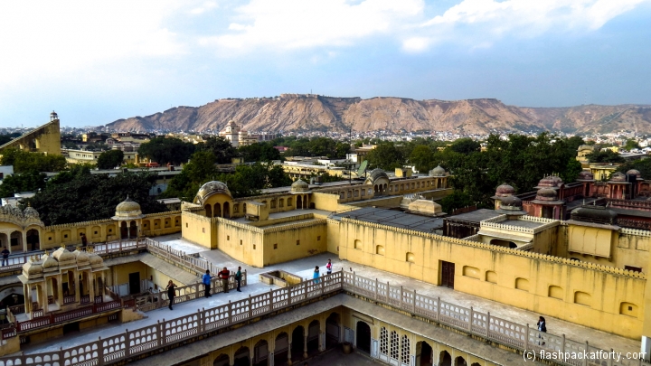 view-of-mountains-from-hawa-mahal