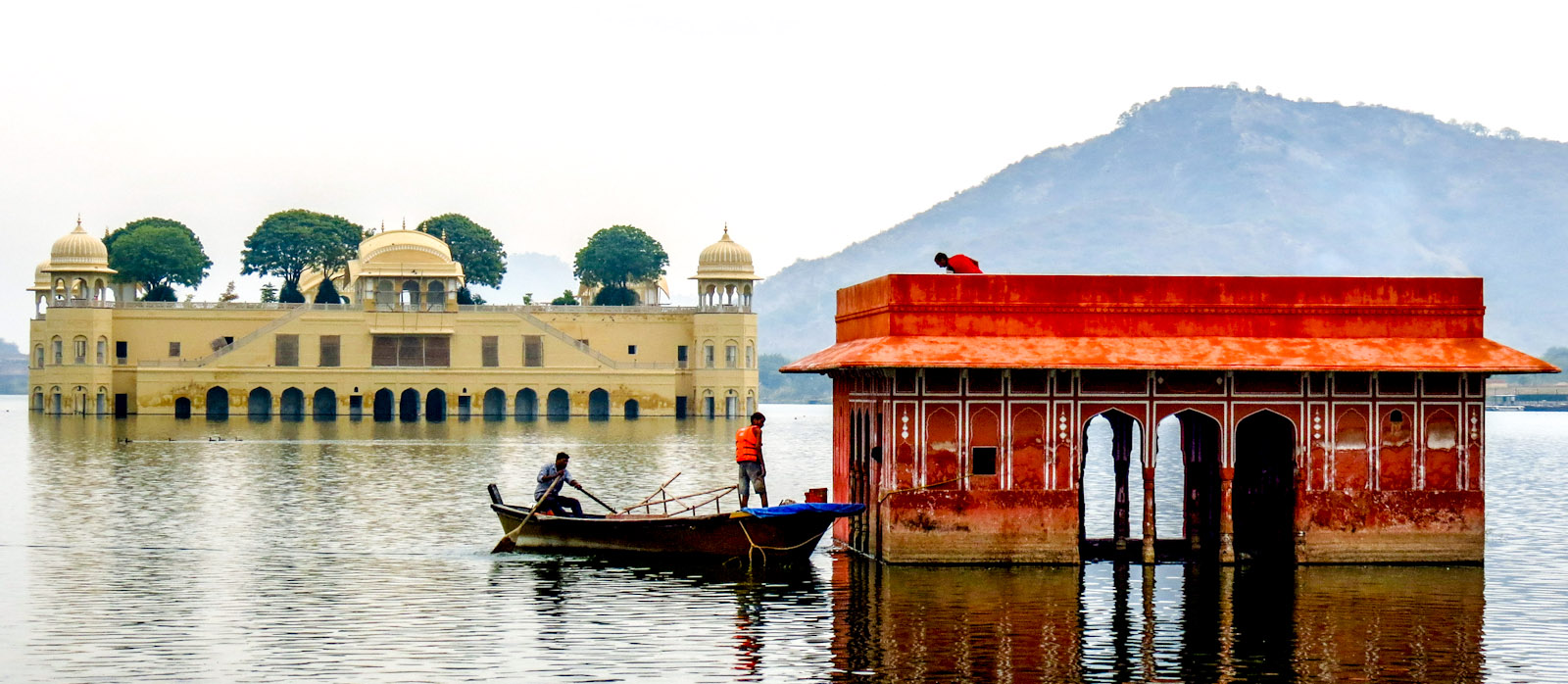 floating-palace-jaipur