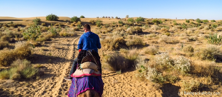 flashpacker-john-on-camel-safari-jaisalmer