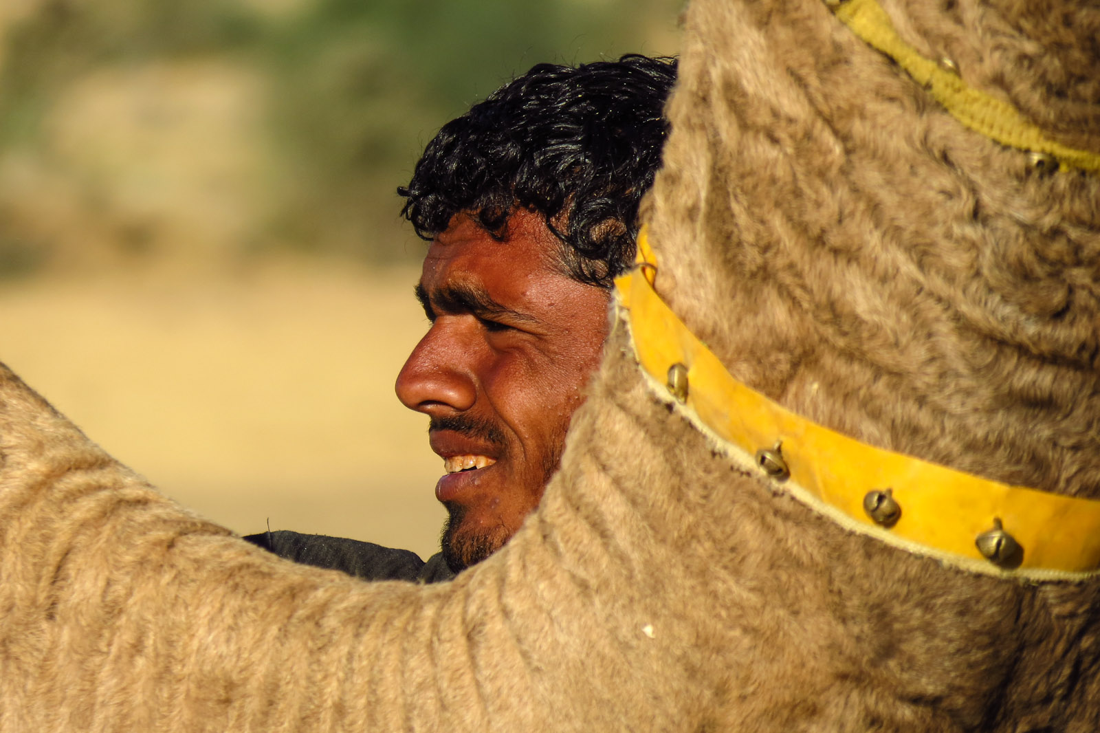 camel-driver-and-camel-neck-jaisalmer
