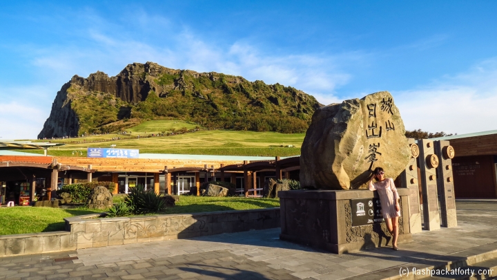 sunrise-mount-jeju-posing-at-the-bottom