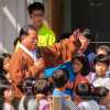 master-of-ceremonies-with-children-jinju-bulllring